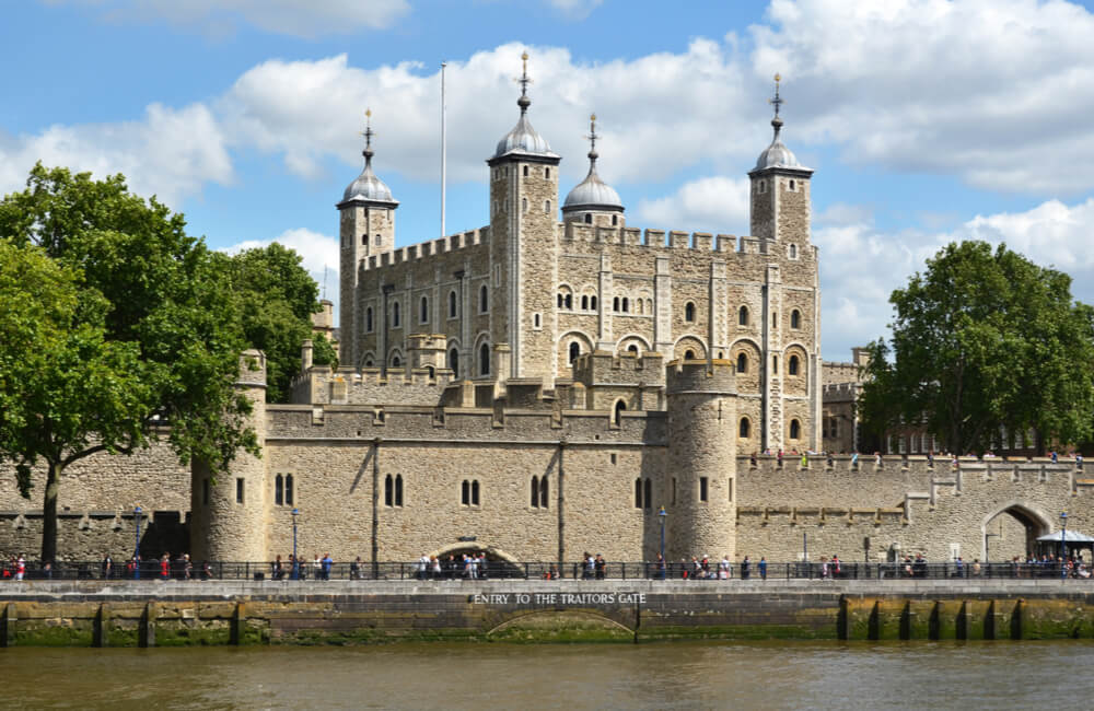The Tower of London @Alexander Chalkin / Shutterstock.com